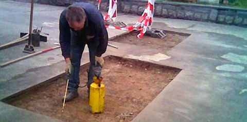 LEISTUNG: REPARATURARBEITEN, ASPHALTIERUNGEN, KANALDECKEL, ROHRBRUCH UND KANALISATION 6